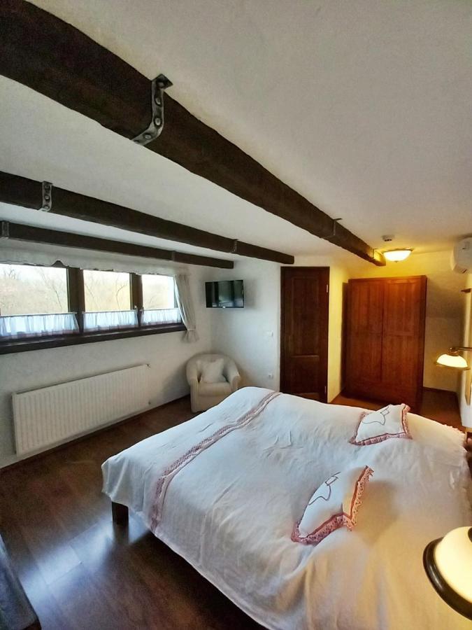 Bed and Breakfast Sári Csárda Panzió Dunakiliti Exterior foto