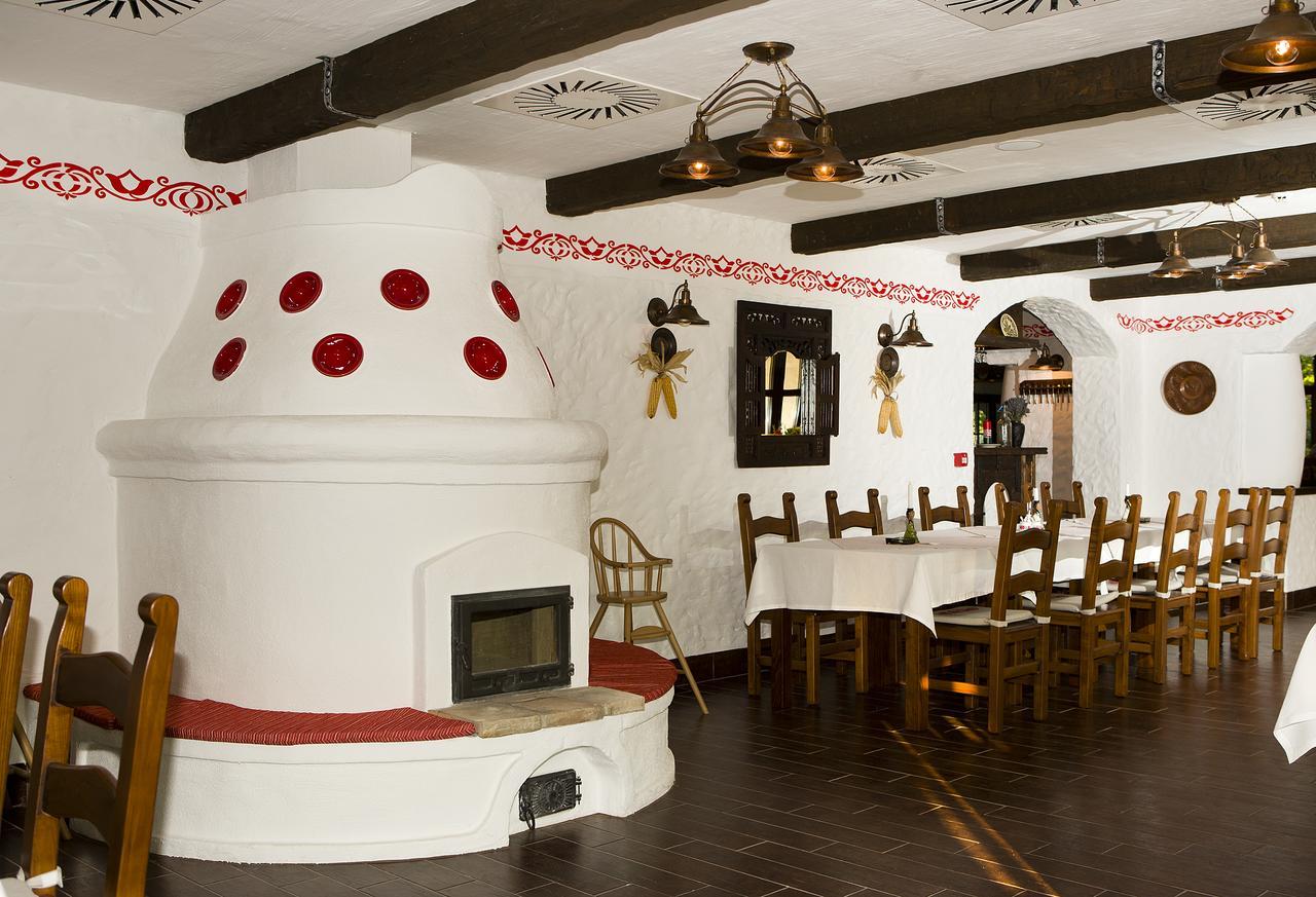 Bed and Breakfast Sári Csárda Panzió Dunakiliti Exterior foto